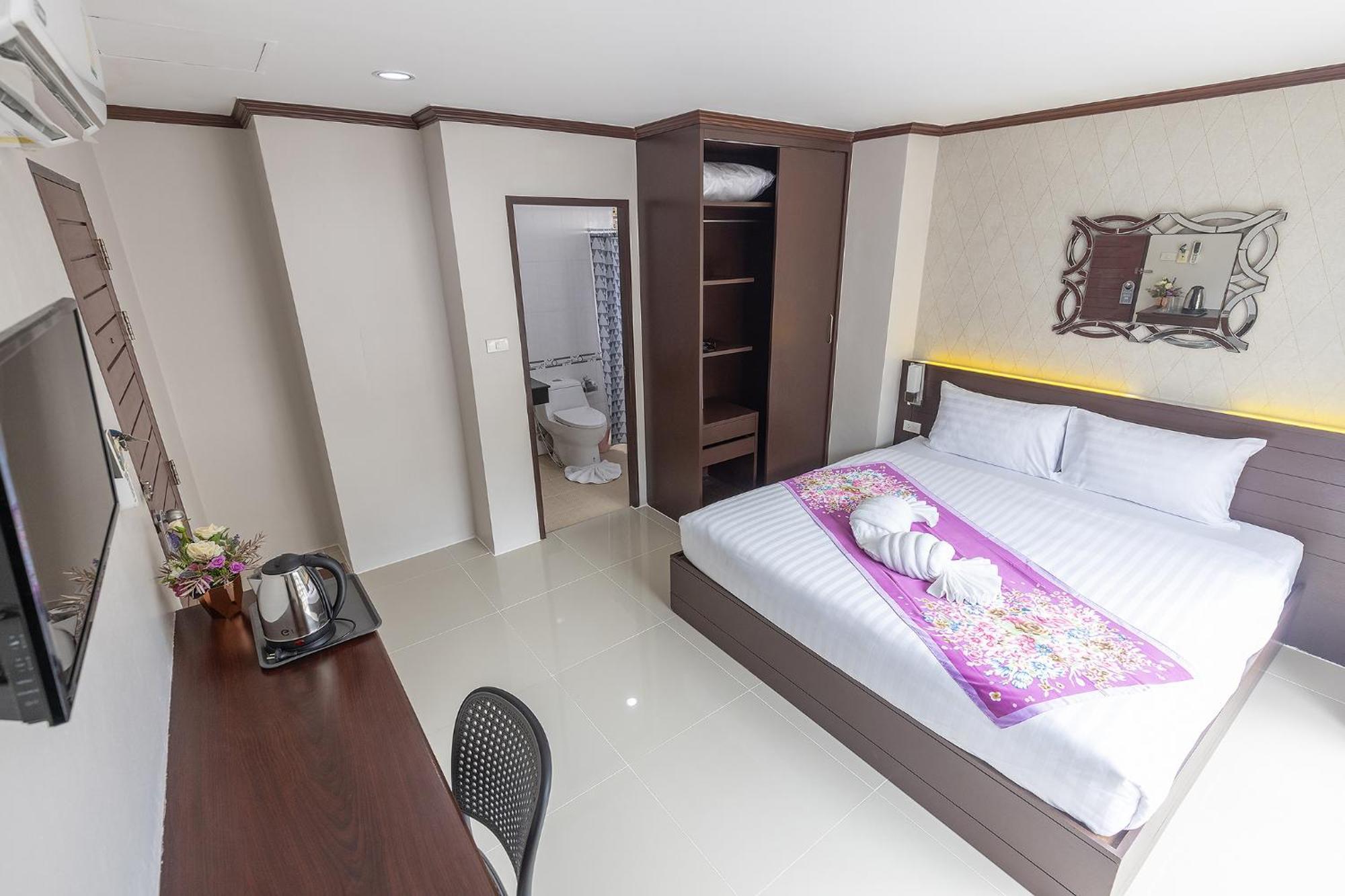 The Chic Patong Hotell Rum bild